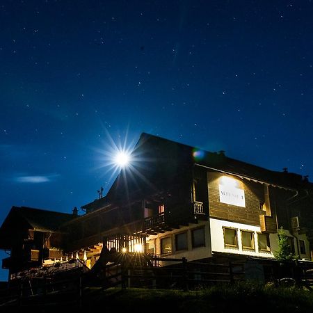 Sattleggers Alpenhof & Feriensternwarte Hotel Greifenburg Bagian luar foto