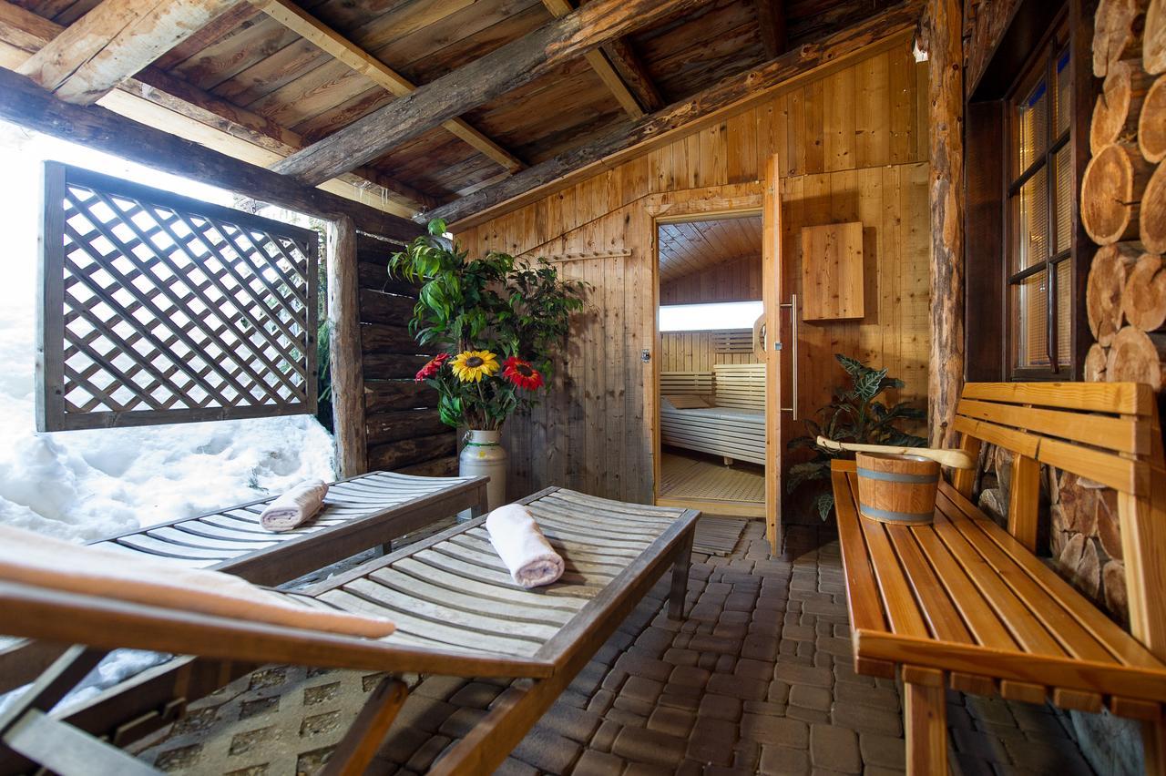 Sattleggers Alpenhof & Feriensternwarte Hotel Greifenburg Bagian luar foto