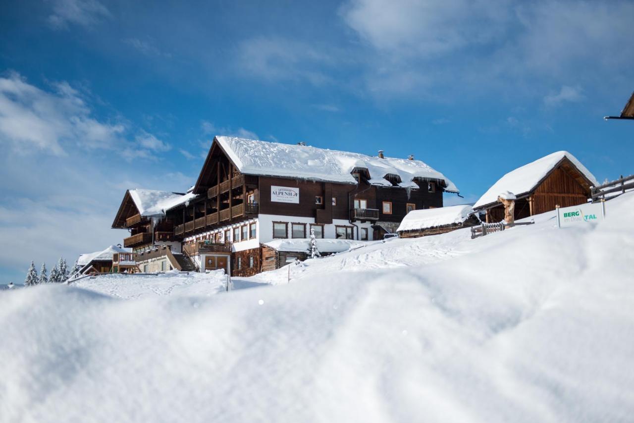 Sattleggers Alpenhof & Feriensternwarte Hotel Greifenburg Bagian luar foto